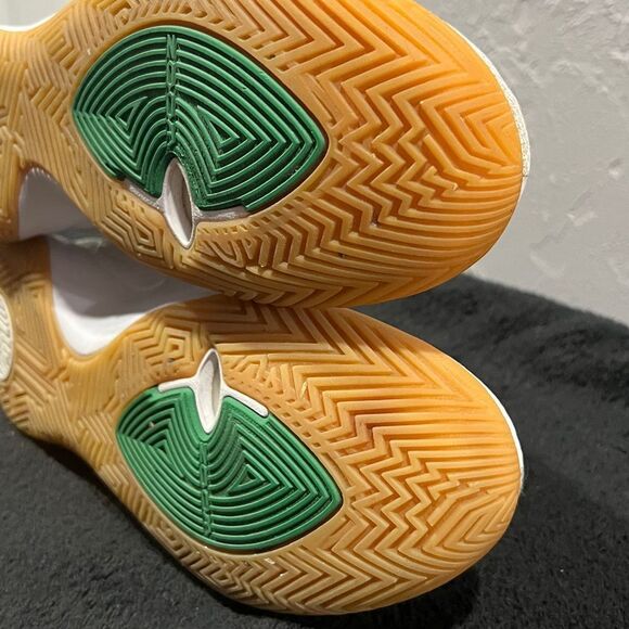?? Nike Kyrie Flytrap 2 Basketball Sneakers “White/Green-Gum\